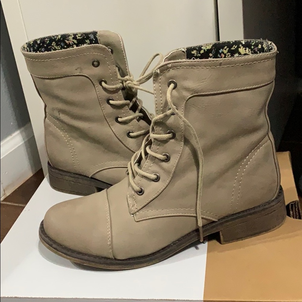 Women’s boots